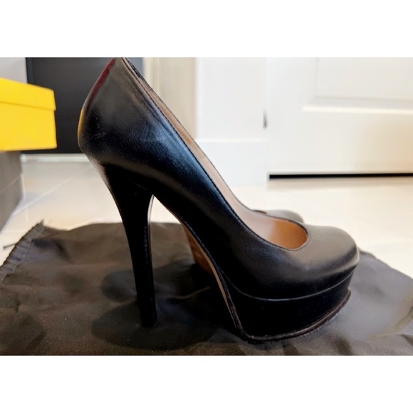 Fendi Decollette Pumps - Picture 2 of 6